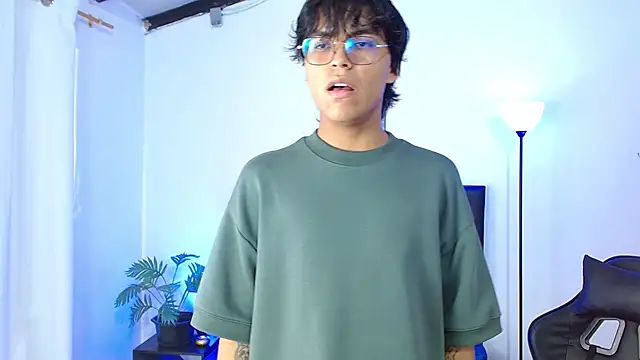 Maecum18 online show from February 5, 9:41 pm