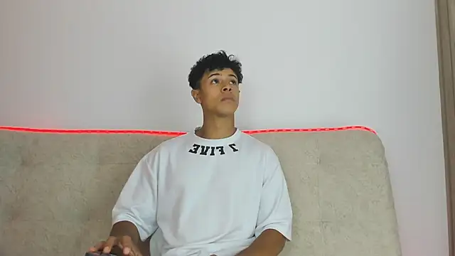  Alex Colton online show from March 6, 10:06 pm