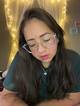 alisbloom online show from March 19, 6:12 pm