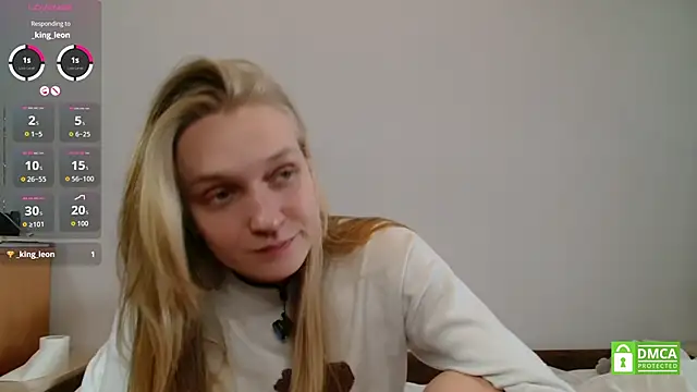 Snapshot of Alex-wer chatting on April 8, 9:42 am Alex-wer online show from April 8, 9:42 am