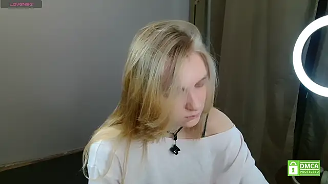 Snapshot of Alex-wer chatting on April 21, 9:15 am Alex-wer online show from April 21, 9:15 am