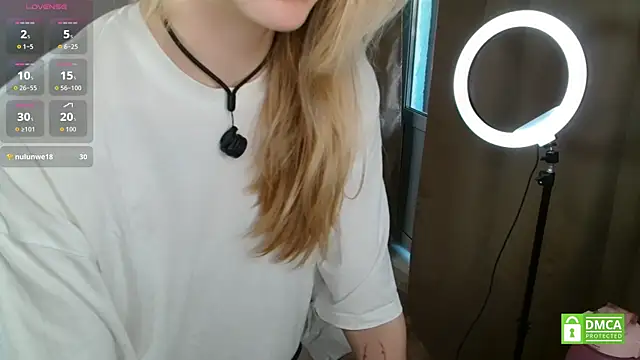 Snapshot of Alex-wer chatting on May 13, 2:03 pm Alex-wer online show from May 13, 2:03 pm