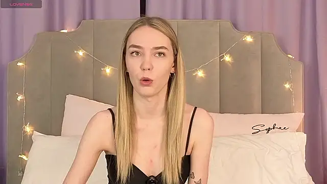 NikkiRyx online show from February 1, 4:05 pm