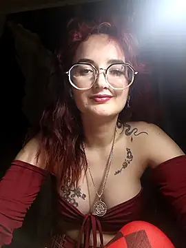 Snapshot of Persefoha chatting on March 29, 11:27 pm Persefoha online show from March 29, 11:27 pm