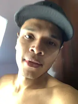 Alejandroo Montenegro online show from February 20, 11:16 pm