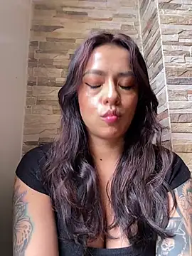 Snapshot of foxxy_lover chatting on February 19, 3:41 pm foxxy lover online show from February 19, 3:41 pm