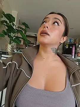 foxxy lover online show from June 25, 4:00 pm