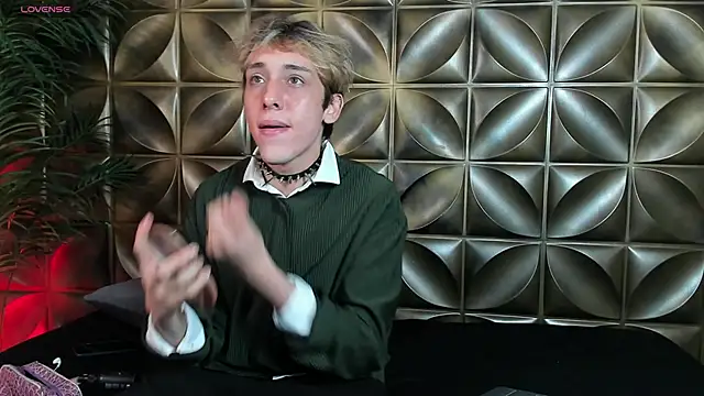 DannyParker  online show from February 3, 4:43 am