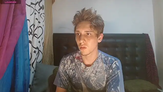 Snapshot of DannyParker_ chatting on May 1, 3:00 am DannyParker online show from May 1, 3:00 am