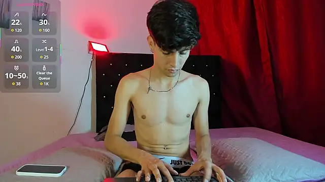 Snapshot of axxxel_twink chatting on March 16, 3:12 am axxxel twink online show from March 16, 3:12 am