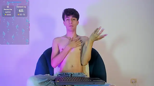 Snapshot of axxxel_twink chatting on March 24, 2:16 am axxxel twink online show from March 24, 2:16 am