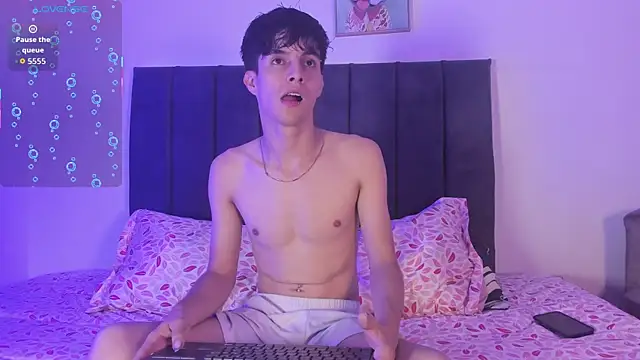 Snapshot of axxxel_twink chatting on May 22, 2:30 am axxxel twink online show from May 22, 2:30 am
