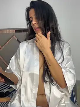 EvaMiranda online show from May 9, 4:17 am