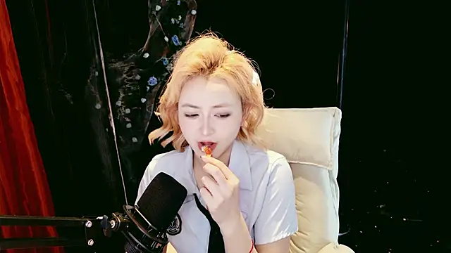 Lady-Mia777 online show from February 11, 12:32 pm