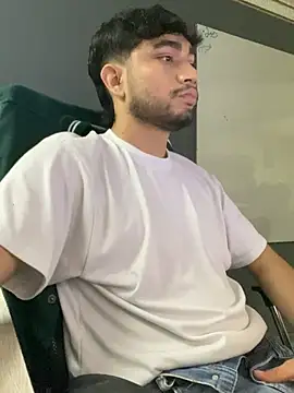 DylanC  online show from February 7, 5:11 am