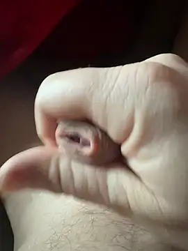 petitsexe52 online show from February 8, 7:45 am