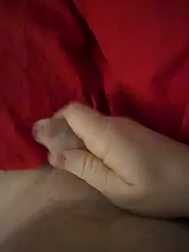 Snapshot of petitsexe52 chatting on March 15, 8:15 pm petitsexe52 online show from March 15, 8:15 pm