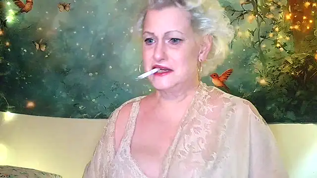 Snapshot of Blondie_the_librarian chatting on March 6, 1:02 am Blondie the librarian online show from March 6, 1:02 am