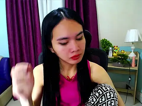 Snapshot of devine_goddess chatting on March 22, 9:34 am devine goddess online show from March 22, 9:34 am