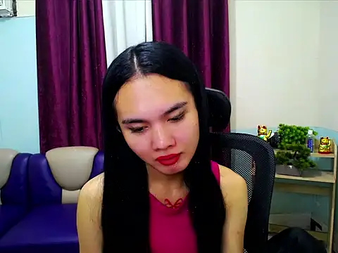 Snapshot of devine_goddess chatting on April 2, 9:51 am devine goddess online show from April 2, 9:51 am