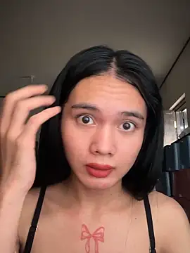 Snapshot of devine_goddess chatting on April 4, 7:50 am devine goddess online show from April 4, 7:50 am