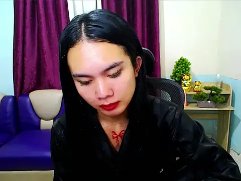 Snapshot of devine_goddess chatting on April 5, 1:47 am devine goddess online show from April 5, 1:47 am