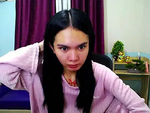 Snapshot of devine_goddess chatting on April 8, 4:12 am devine goddess online show from April 8, 4:12 am