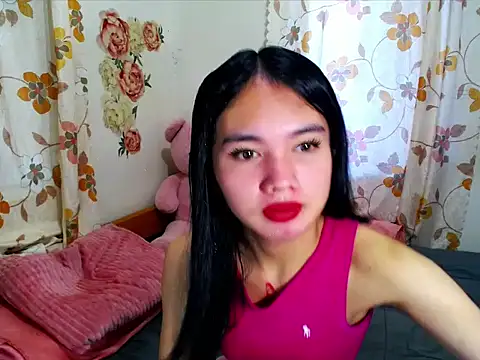 Snapshot of devine_goddess chatting on April 9, 7:58 am devine goddess online show from April 9, 7:58 am
