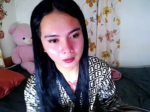 Snapshot of devine_goddess chatting on April 14, 2:12 pm devine goddess online show from April 14, 2:12 pm
