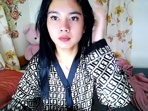 Snapshot of devine_goddess chatting on April 15, 3:30 pm devine goddess online show from April 15, 3:30 pm