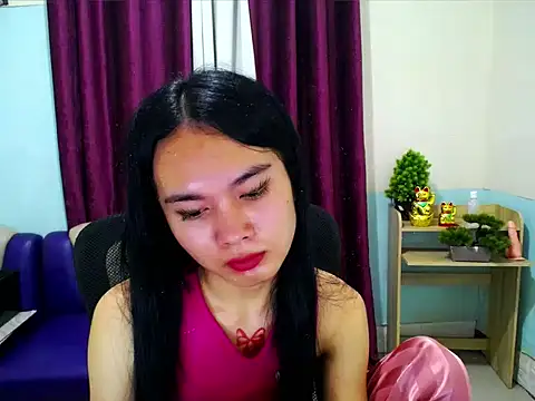 Snapshot of devine_goddess chatting on April 19, 6:10 pm devine goddess online show from April 19, 6:10 pm