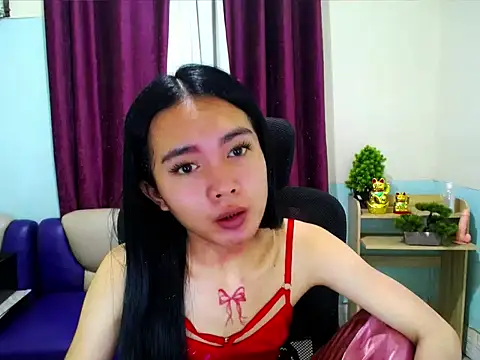 Snapshot of devine_goddess chatting on April 21, 5:14 am devine goddess online show from April 21, 5:14 am