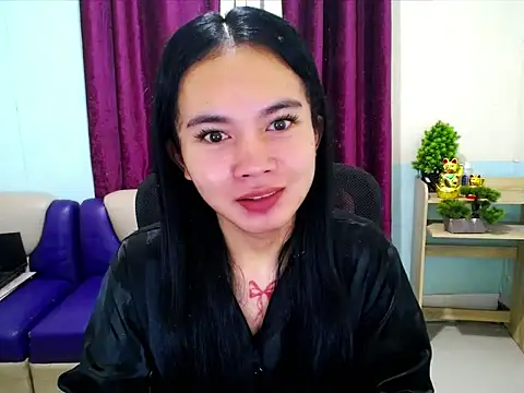 Snapshot of devine_goddess chatting on April 26, 3:53 pm devine goddess online show from April 26, 3:53 pm