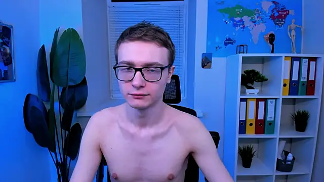 Snapshot of Emmit_Barker chatting on March 10, 10:20 am Emmit Barker online show from March 10, 10:20 am