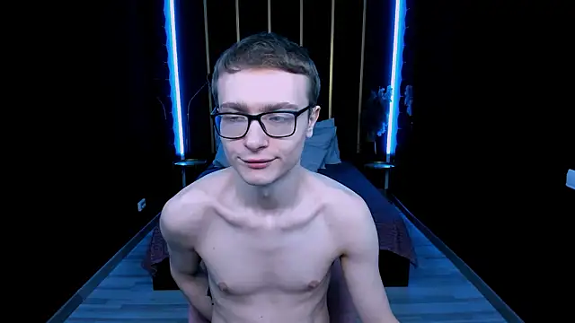 Snapshot of Emmit_Barker chatting on March 11, 10:10 am Emmit Barker online show from March 11, 10:10 am