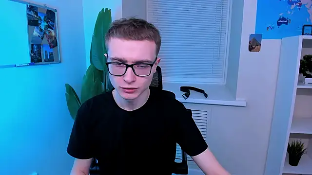 Snapshot of Emmit_Barker chatting on March 20, 10:20 am Emmit Barker online show from March 20, 10:20 am