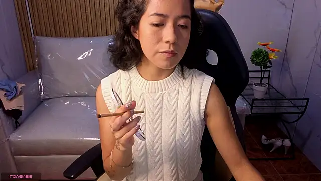 Lynn turner online show from February 4, 12:55 pm