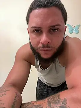 Tu PaPi Favorito online show from July 10, 3:44 am
