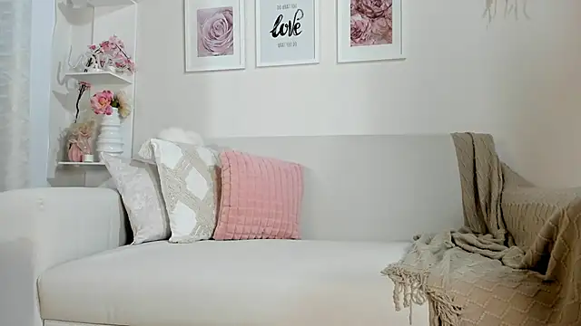 Mia Rosee1 online show from April 28, 12:42 am