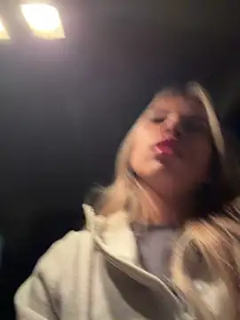 Mia Rosee1 online show from June 3, 11:54 pm