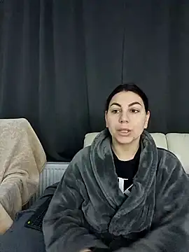 Snapshot of AbellaDesiree chatting on March 6, 4:09 am AbellaDesiree online show from March 6, 4:09 am