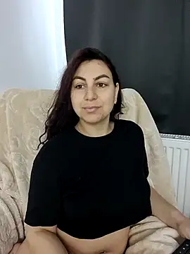 Snapshot of AbellaDesiree chatting on April 1, 4:46 am AbellaDesiree online show from April 1, 4:46 am