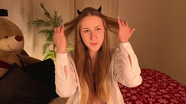 CassieReborn online show from February 8, 11:41 pm