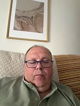 Snapshot of YachtCaptain10 chatting on April 13, 6:13 pm YachtCaptain10 online show from April 13, 6:13 pm