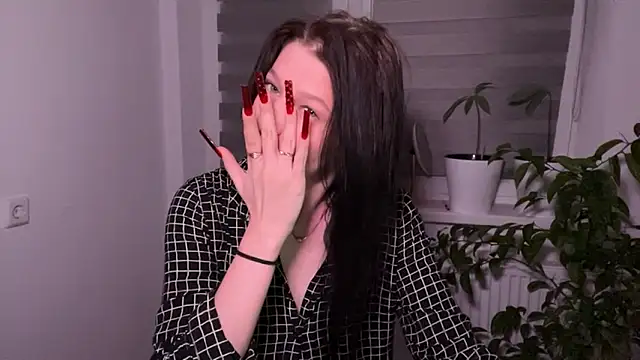 Sarahsolara online show from March 5, 4:47 pm