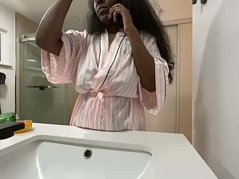Snapshot of Anadia_Starr chatting on April 18, 2:37 am Anadia Starr online show from April 18, 2:37 am