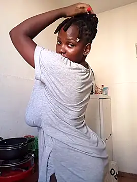 Snapshot of MIlk_Spray_ chatting on March 8, 6:06 am MIlk Spray online show from March 8, 6:06 am