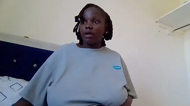 Snapshot of MIlk_Spray_ chatting on April 4, 8:56 am MIlk Spray online show from April 4, 8:56 am