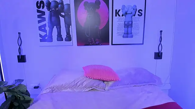 Snapshot of Maddie_Rosee chatting on March 17, 3:33 am Maddie Rosee online show from March 17, 3:33 am