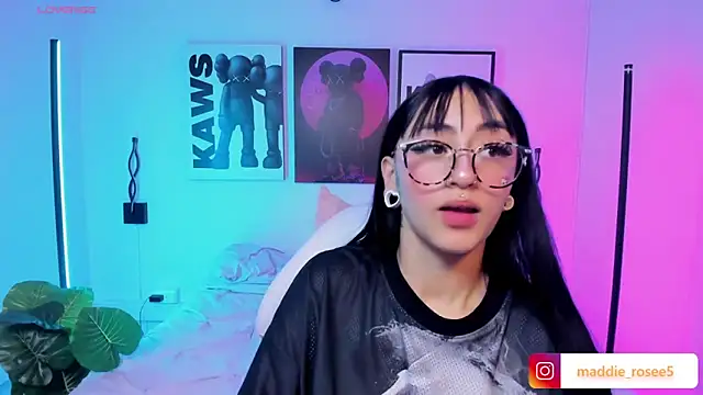 Snapshot of Maddie_Rosee chatting on March 28, 4:06 pm Maddie Rosee online show from March 28, 4:06 pm